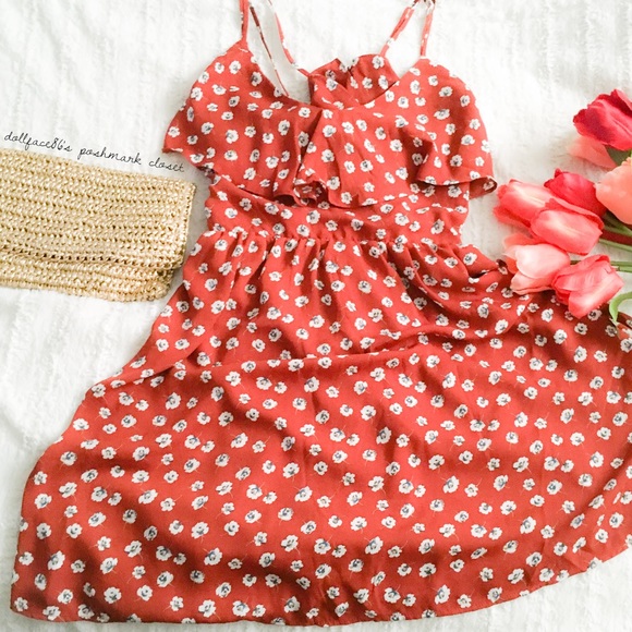 Xhilaration Dresses & Skirts - Beautiful Rust Colored Floral Dress